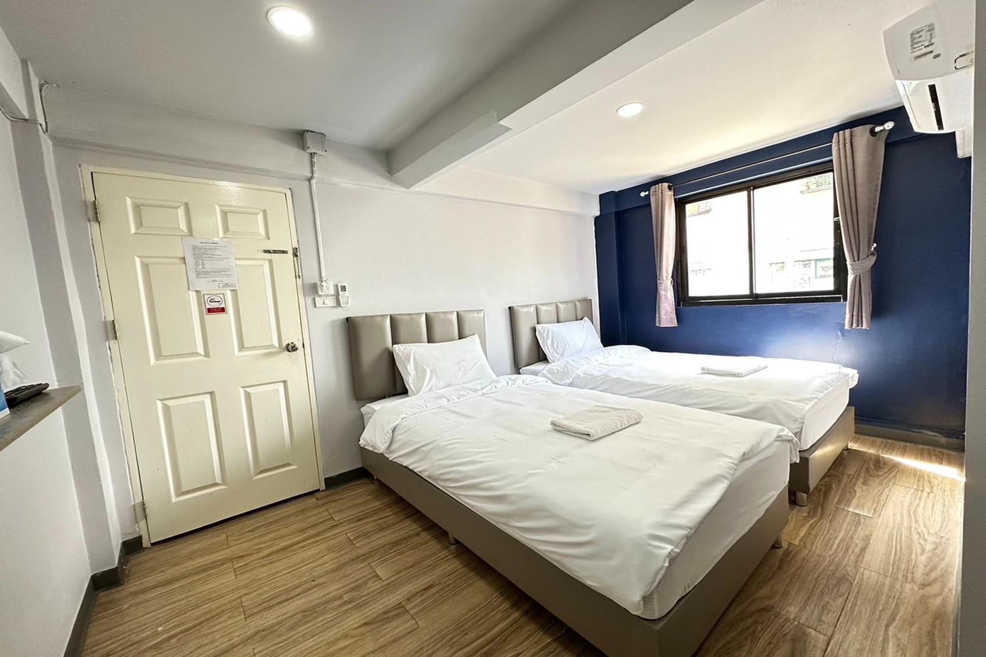 Hotel Blue26 Ban Wat Sala Daeng Esterno foto